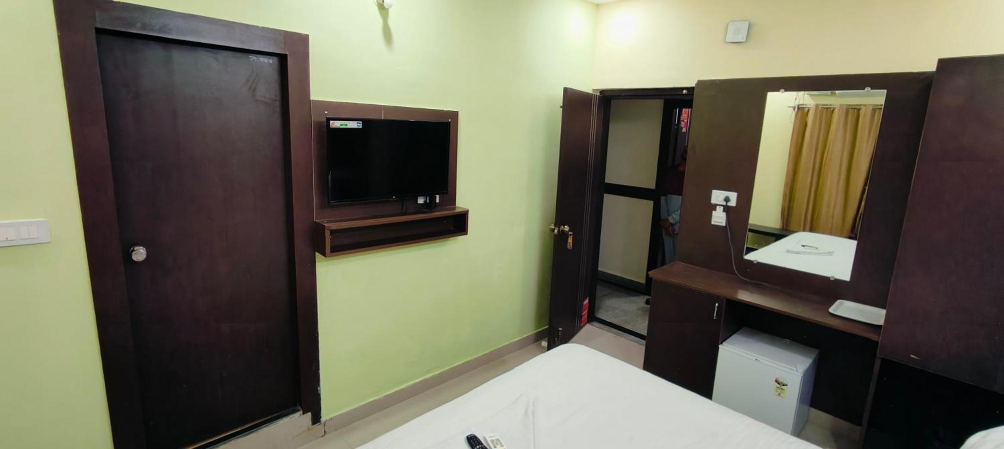 Pph Royal Gs Comforts Opp Mall Of Asia Bangalore Extérieur photo