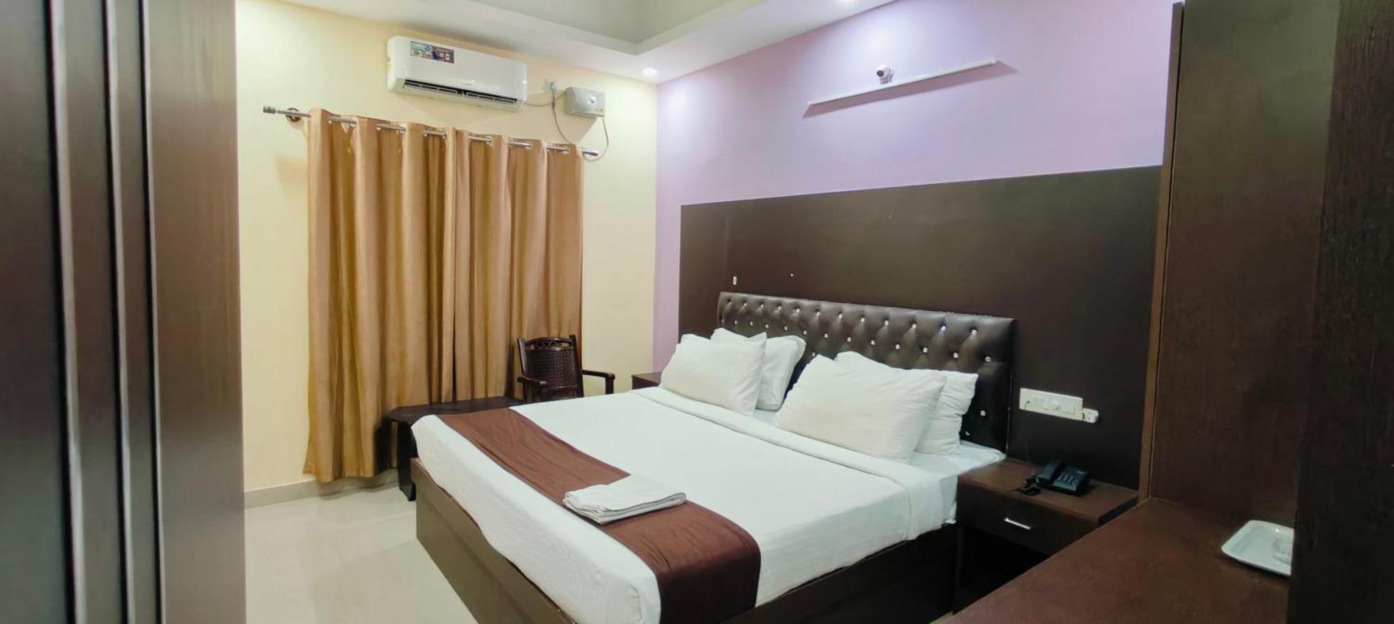 Pph Royal Gs Comforts Opp Mall Of Asia Bangalore Extérieur photo