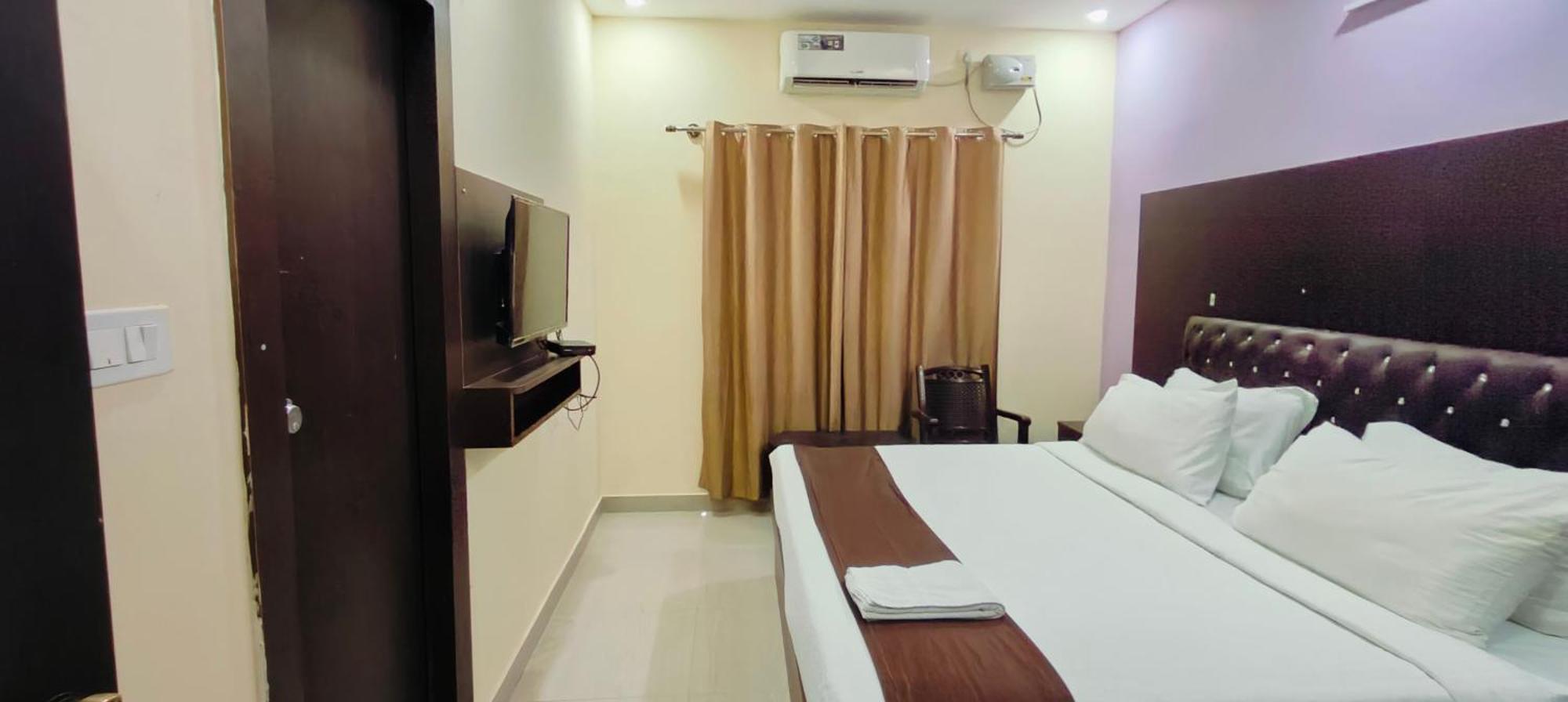 Pph Royal Gs Comforts Opp Mall Of Asia Bangalore Extérieur photo